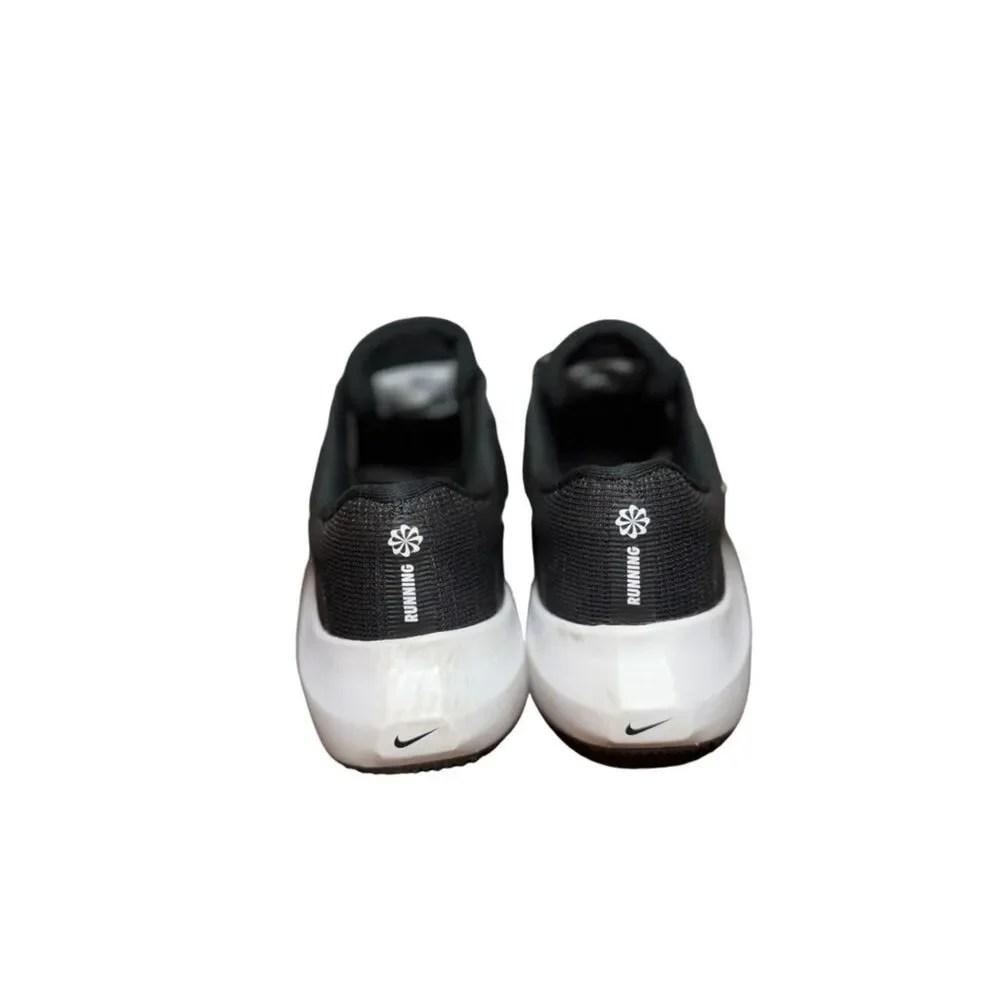 Nike Women's Black & White Running Shoe size 7.5